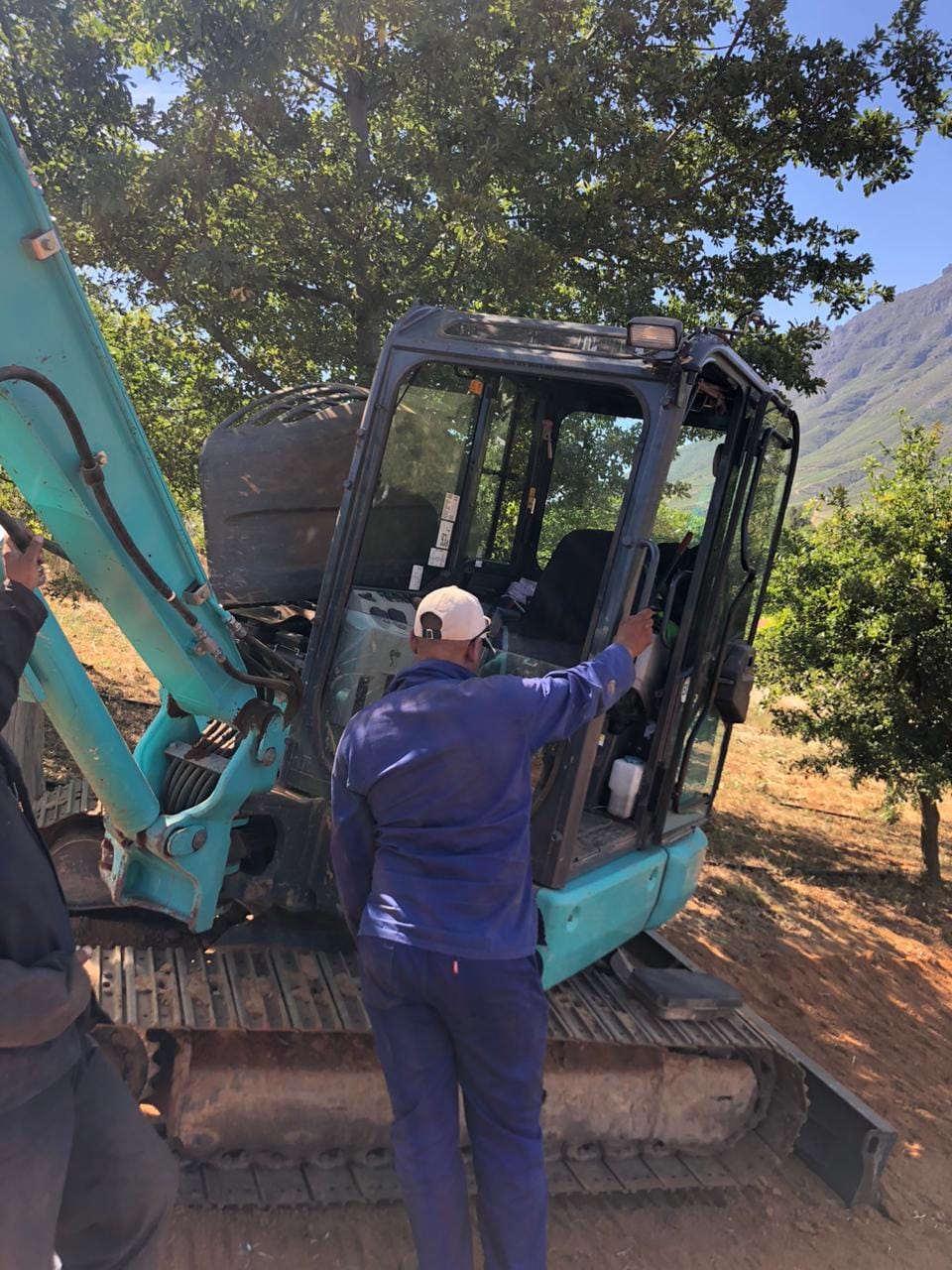 Excavator worked on by B&L Automotive Repairs